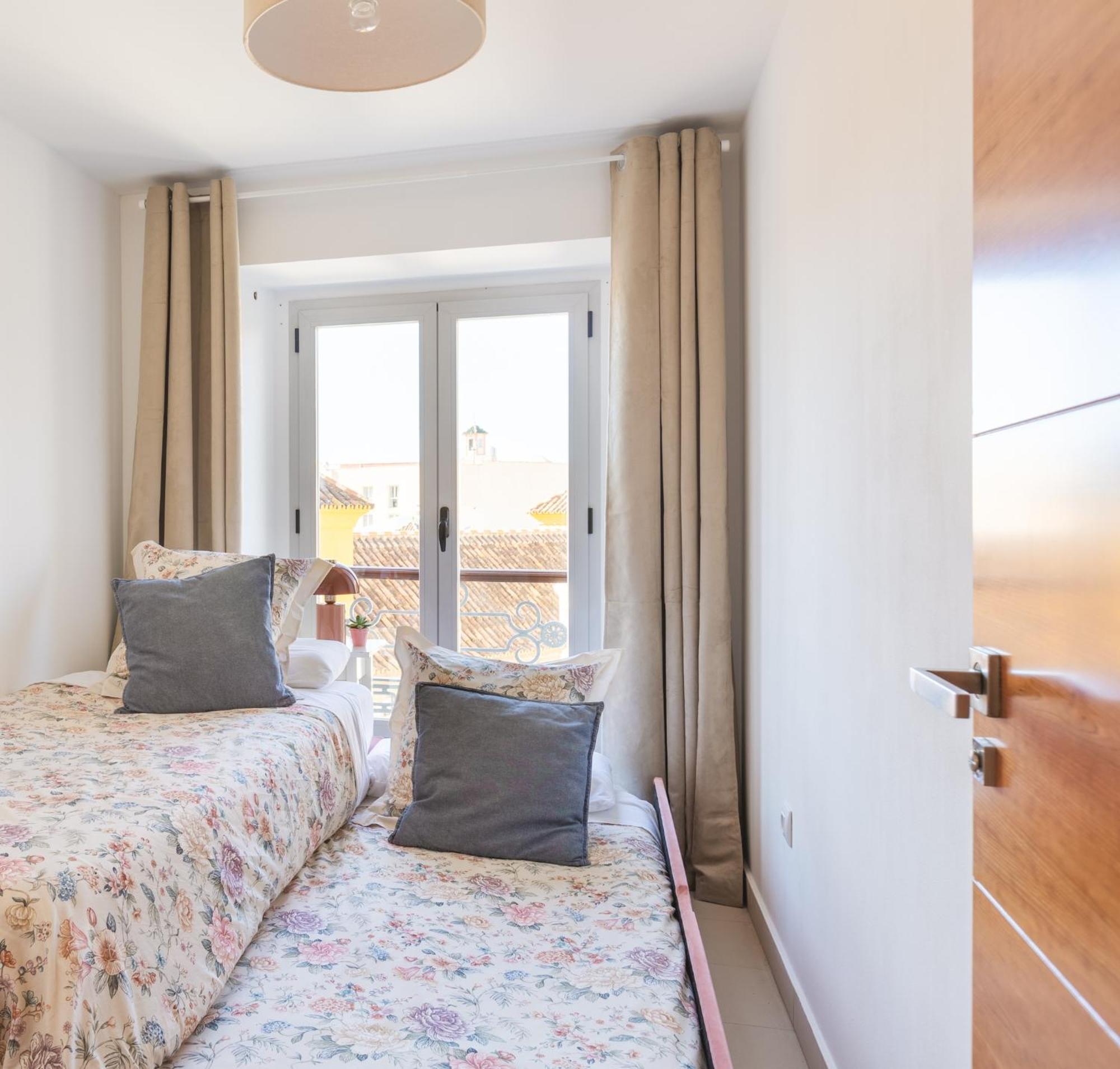 Balcon De La Catedral Apartment Malaga Exterior photo